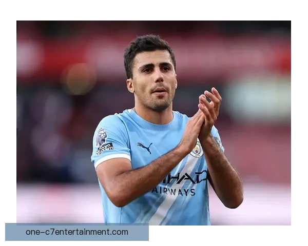 2025金球奖得主罗德里伤愈复出曼城训练备战新赛季